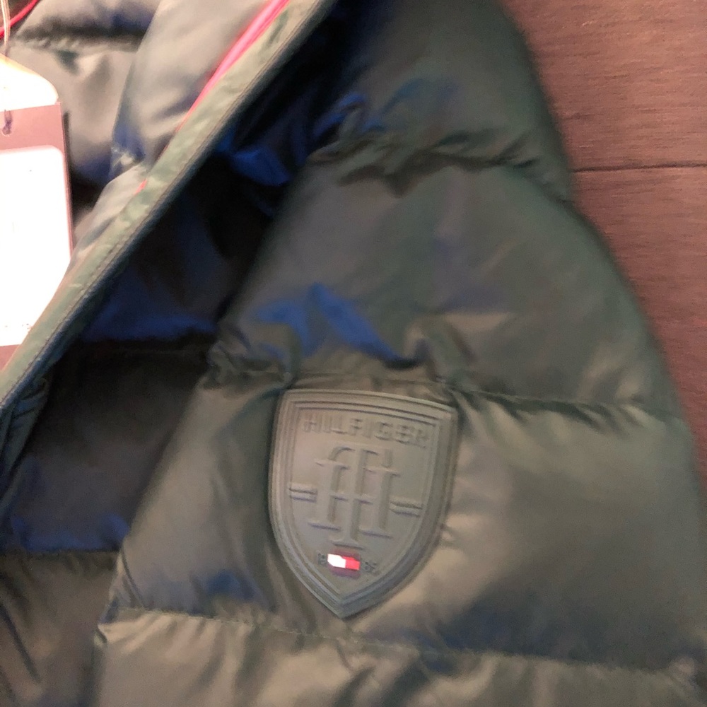 Tommy Hilfiger puffer jacket - Picture 5 of 7